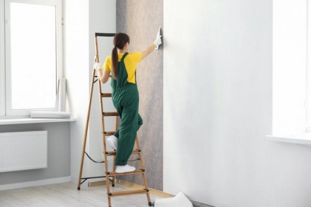 Pose de papier peint : nos conseils d'experts pour embellir vos murs